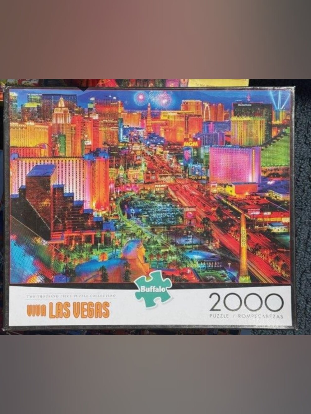 Buffalo "Viva Las Vegas" - 2000 Piece Puzzle